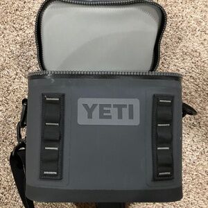 Yeti Hopper 8